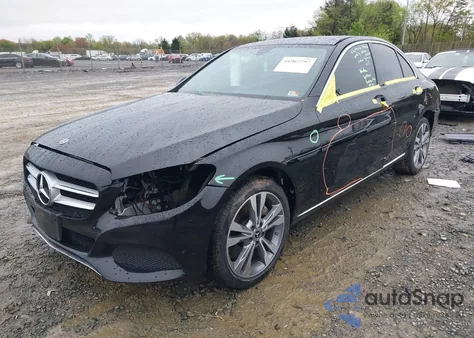 2018 Mercedes-Benz C 300 4Matic z USA, uszkodzony, nr VIN WDDWF4KB9JR397046